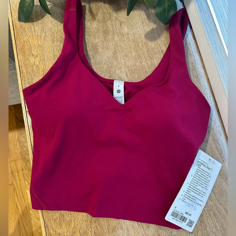Lululemon berry rumble size 8 cropped tank align - Picture 1 of 3